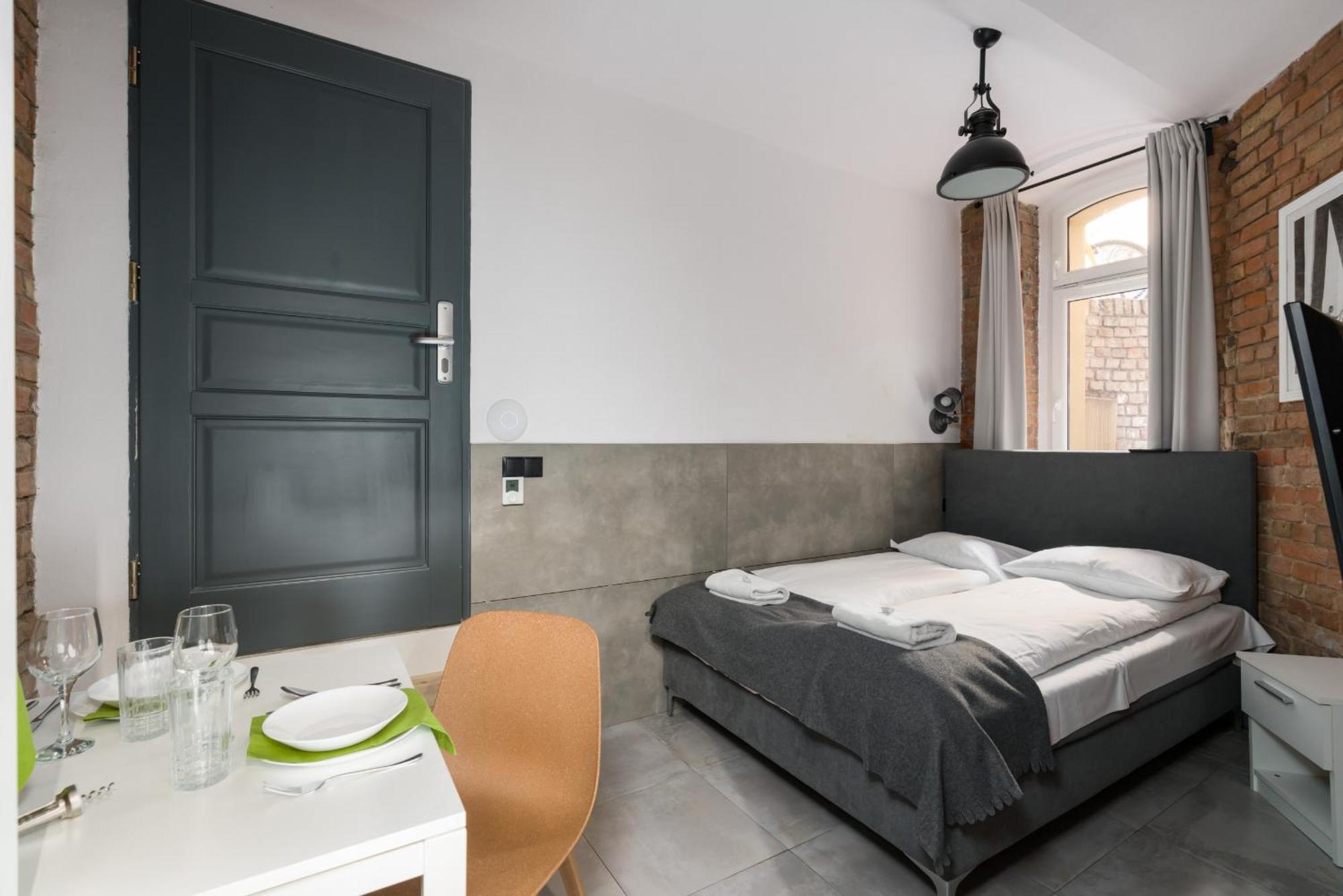 Strzalowa Underground Level By Renters * Poznań