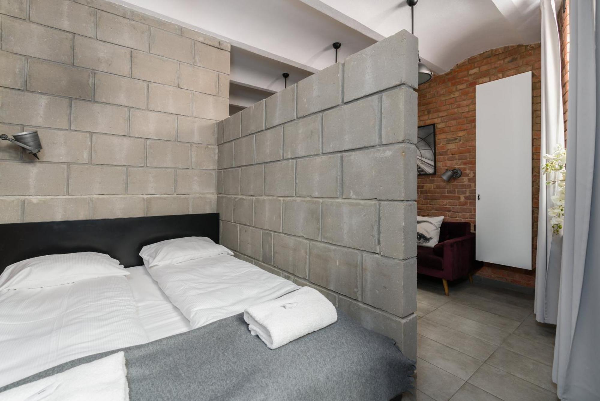 Strzalowa Underground Level By Renters *