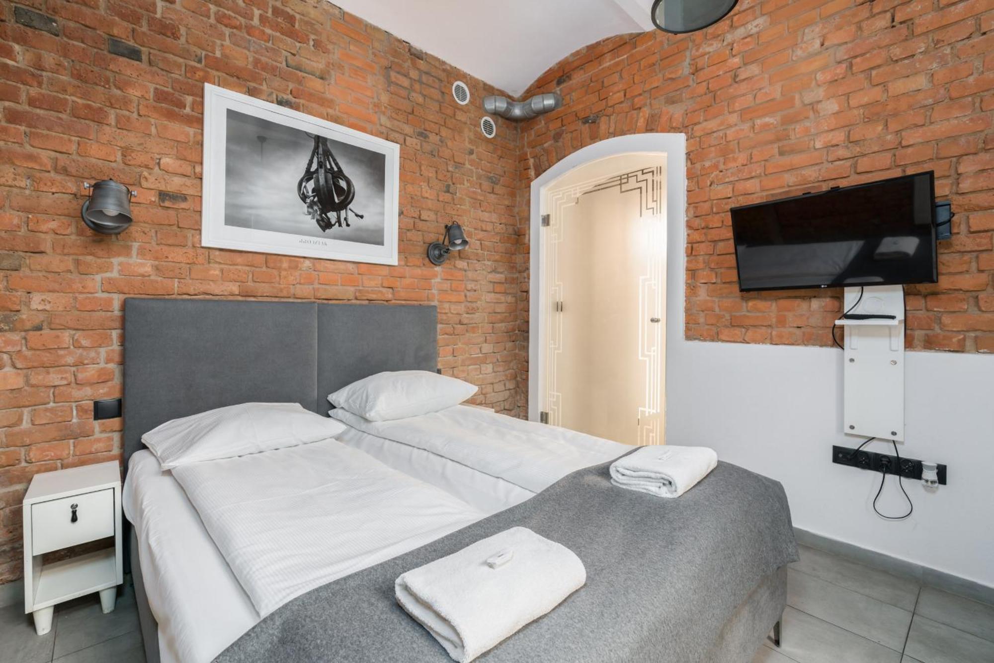 Strzalowa Underground Level By Renters Poznan